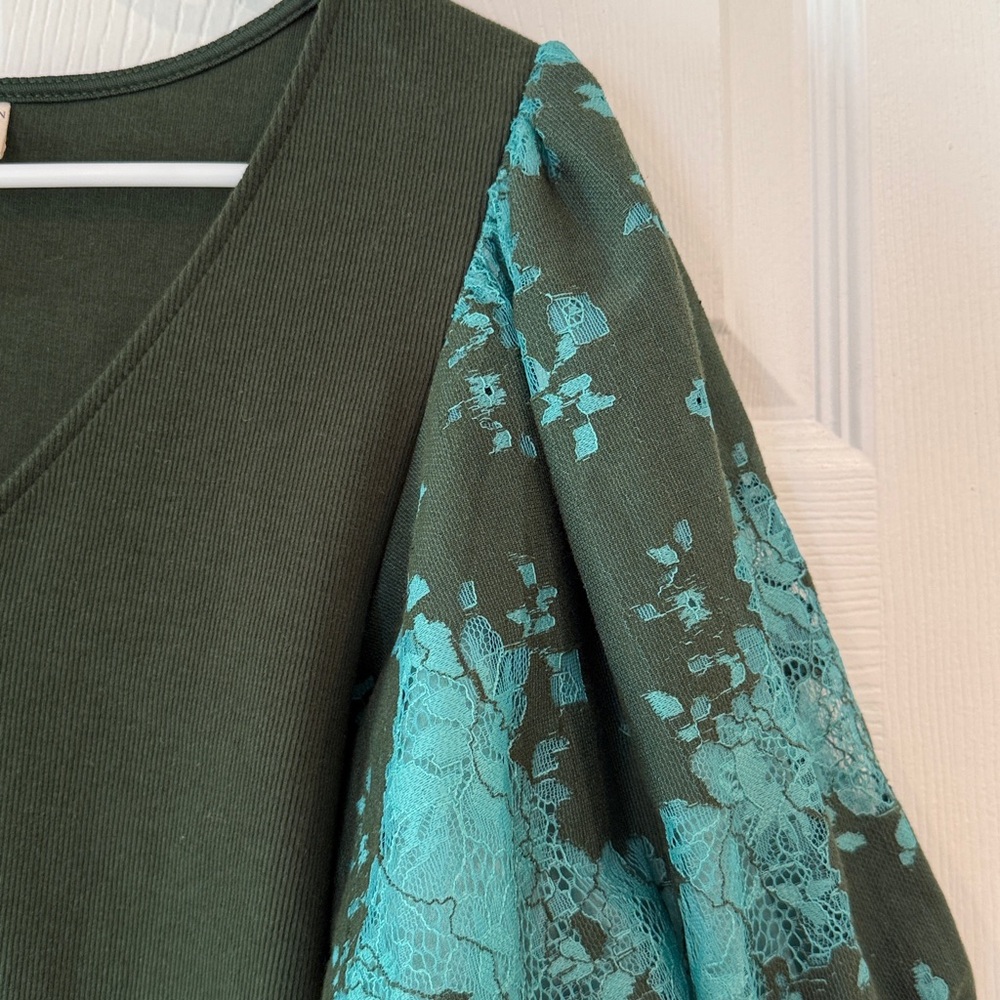 Dolan blouse - Picture 3 of 4